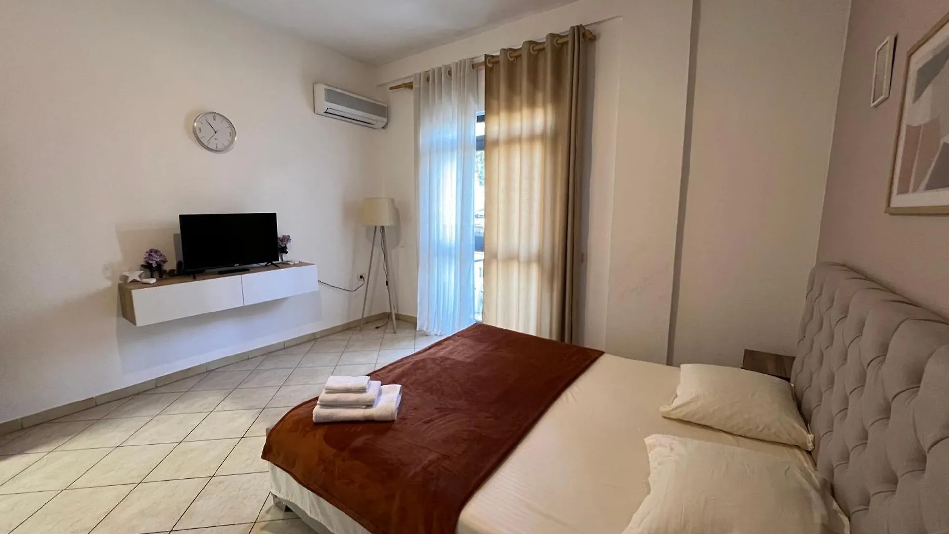 Cozy City Center Apartment Tirana Albania