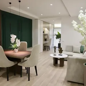 Apartment La Grand - New Bazaar, Tirana