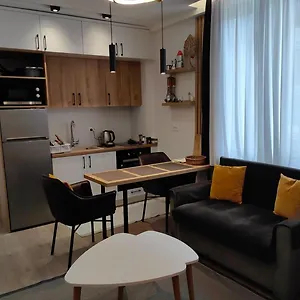 Apartment 2a New Bazaar, Tirana